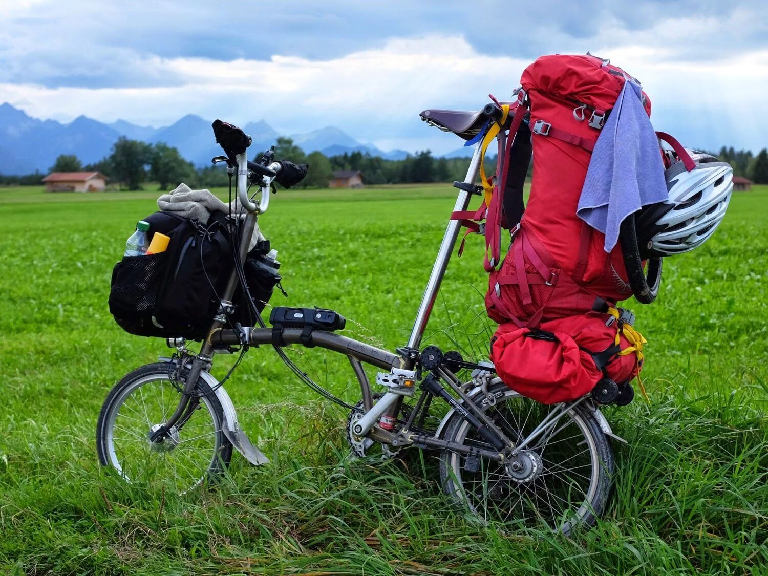 Bike travel. Brompton Touring. Туристический велосипед. Велосипед для туризма. Поход на велосипеде.