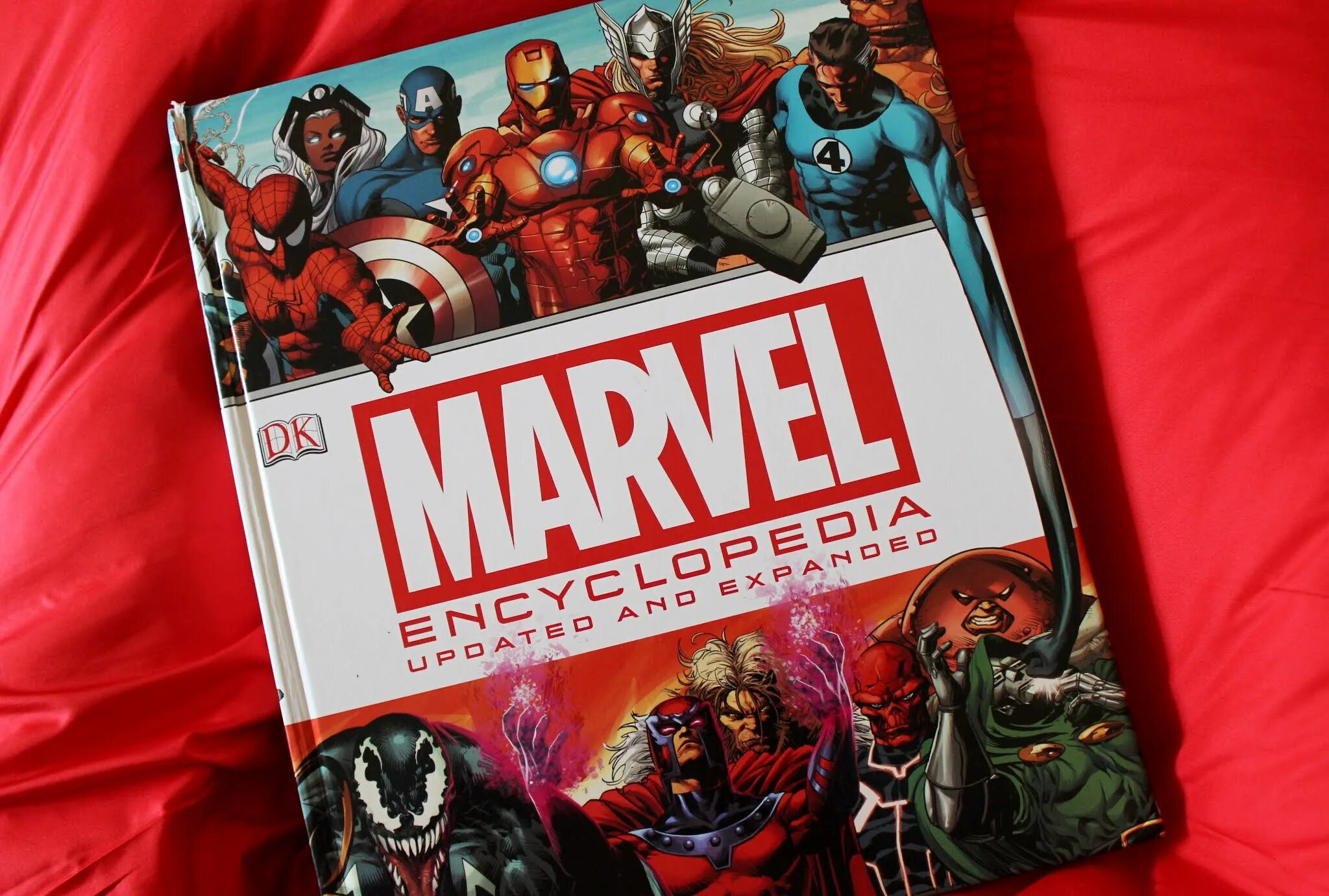 Книгу marvel