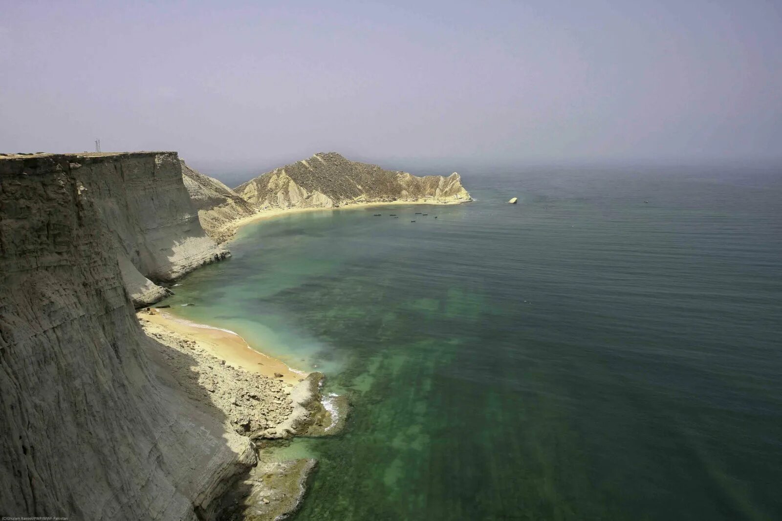 Аравийский какой океан. Аравийское море Оман. Йемен и Аравийское море. Пакистан океан. Пакистан побережье Аравийского моря.