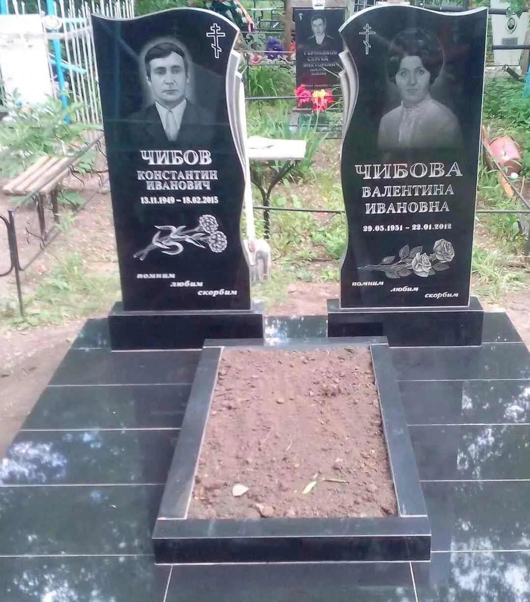 украшения надгробий. монументы из гранита. красивые могилы. памятник отцу на могилу. варианты памятников.