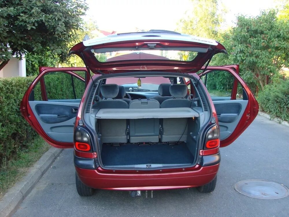 Размер рено меган сценик. Renault scenic 1 багажник. renault scenic, 2000 багажник. рено сценик 1 поколения. renault scenic, 2006 багажник.
