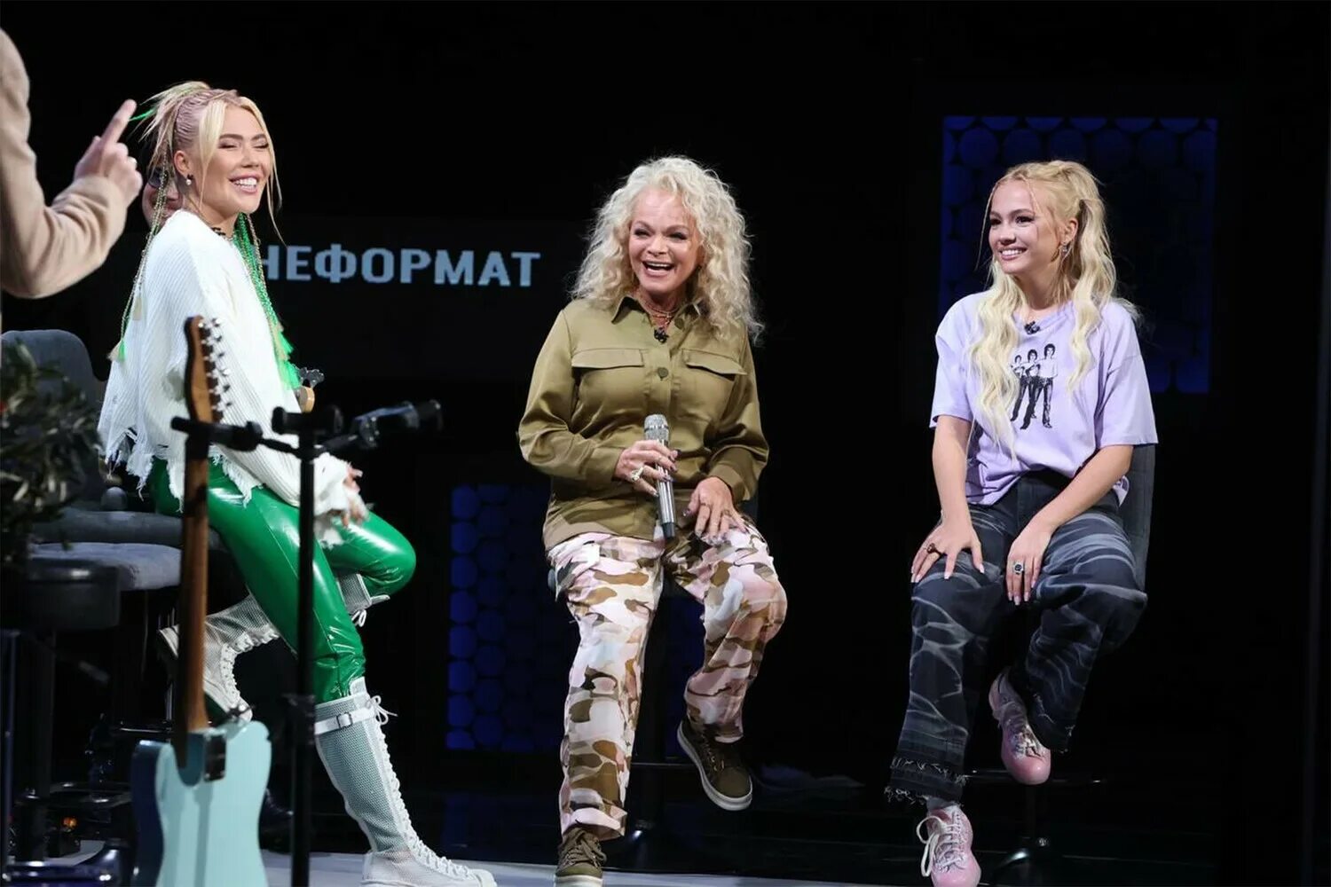 Подкаст лаб карнавал. Подкаст лаб карнавал. Подкастлаб первый канал. Карина кросс лягушка. Карина кросс лягушка.