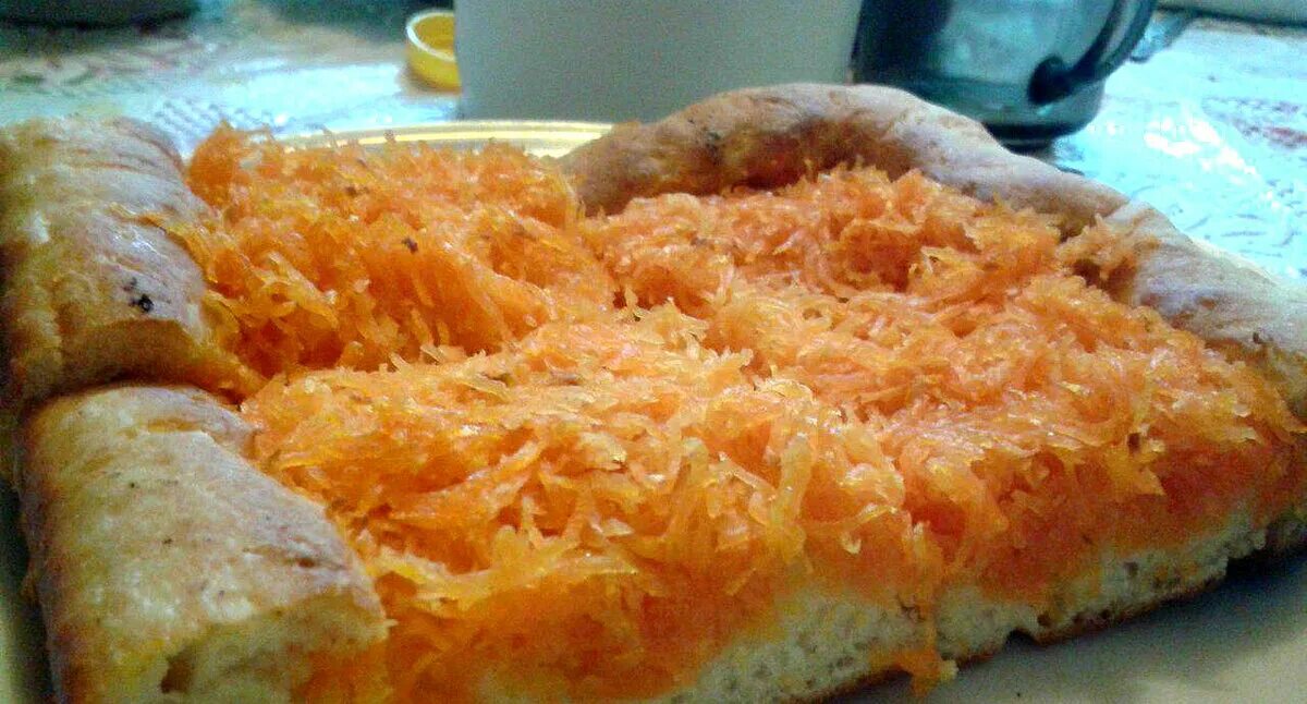 Пирожки с морковью в духовке. Пирог с морковью. сладкий пирог с морковью. пирог с начинкой из моркови. открытый пирог с морковью.