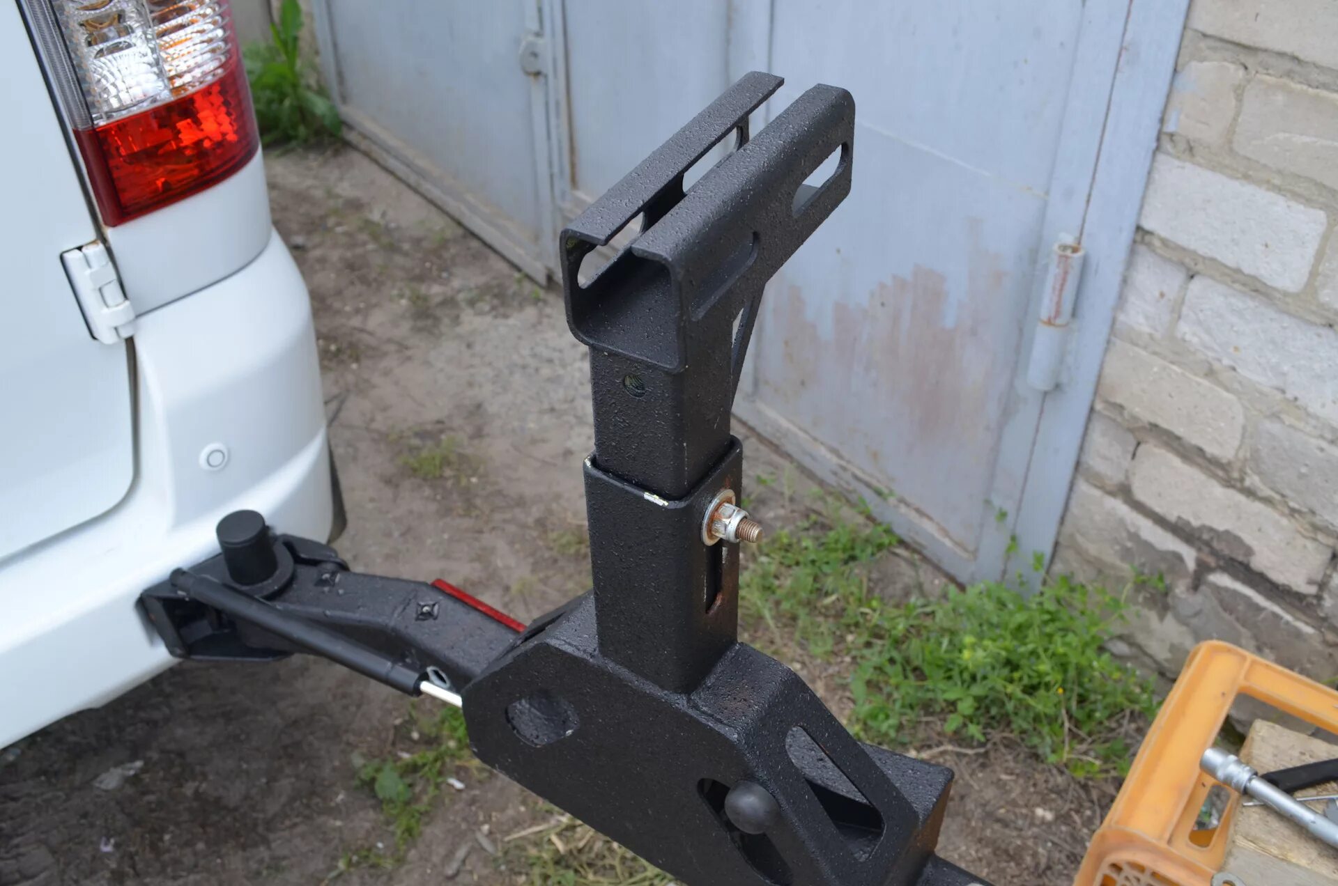 Калитка риф уаз патриот. Фаркоп патрол у61. Калитка под запаску surf215. Кронштейн калитка запасного колеса уаз патриот. Задний бампер риф на уаз патриот.