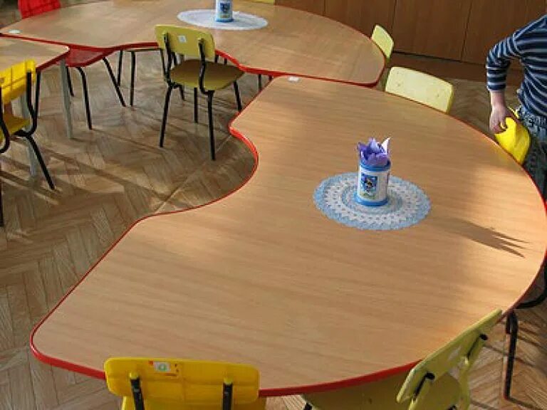Круглый стол для детского сада. Модульные столы для детей. Круглый стол в детском саду. Детские столы и для групповых занятий. Детские столы для занятий.