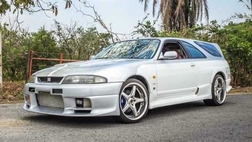 На продажу выставлен седан Nissan Skyline GT-R R33 от фирмы Autech