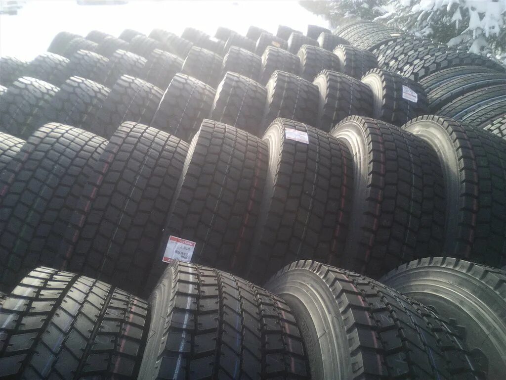 Купить резину 315 80. Bridgestone w990 315/70 r22.5. Bridgestone 168 385/65 r22.5. 275/80r22.5 Bridgestone r294. 315/80r22.5 r168 Bridgestone.