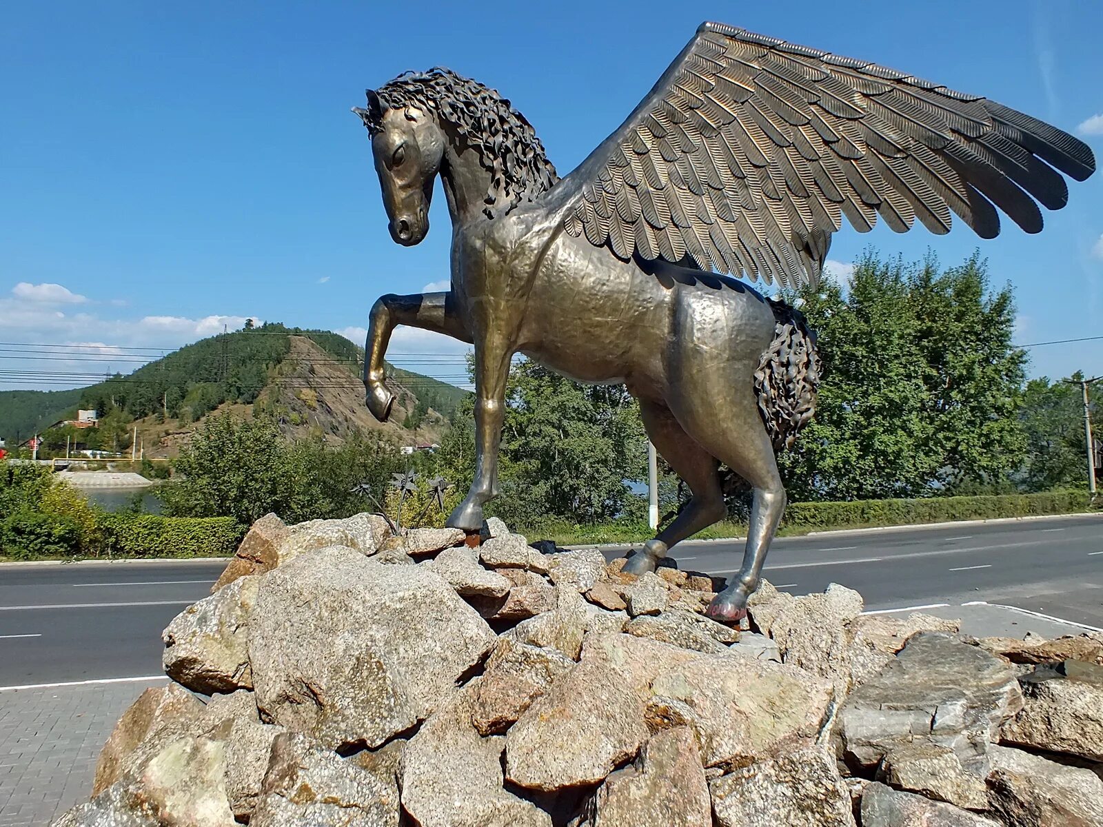 челябинская область златоуст крылатый конь. скульптура крылатый конь в златоусте. крылатый конь алатау чебоксары. скульптура крылатый конь в златоусте. крылатый конь златоуст.