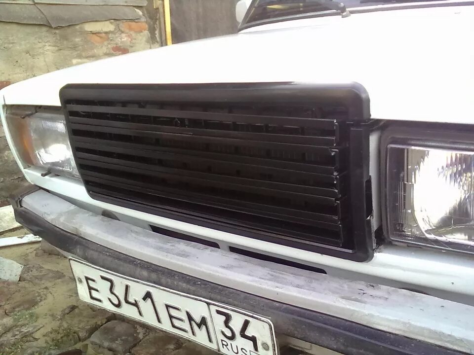 Установка решетки - Lada 21074, 1,6 л, 2002 года стайлинг DRIVE2