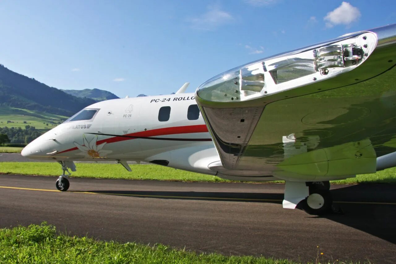 Пилатус рс. Pilatus 24. pilatus рс-24. пилатус самолет швейцария. pilatus pc-24.
