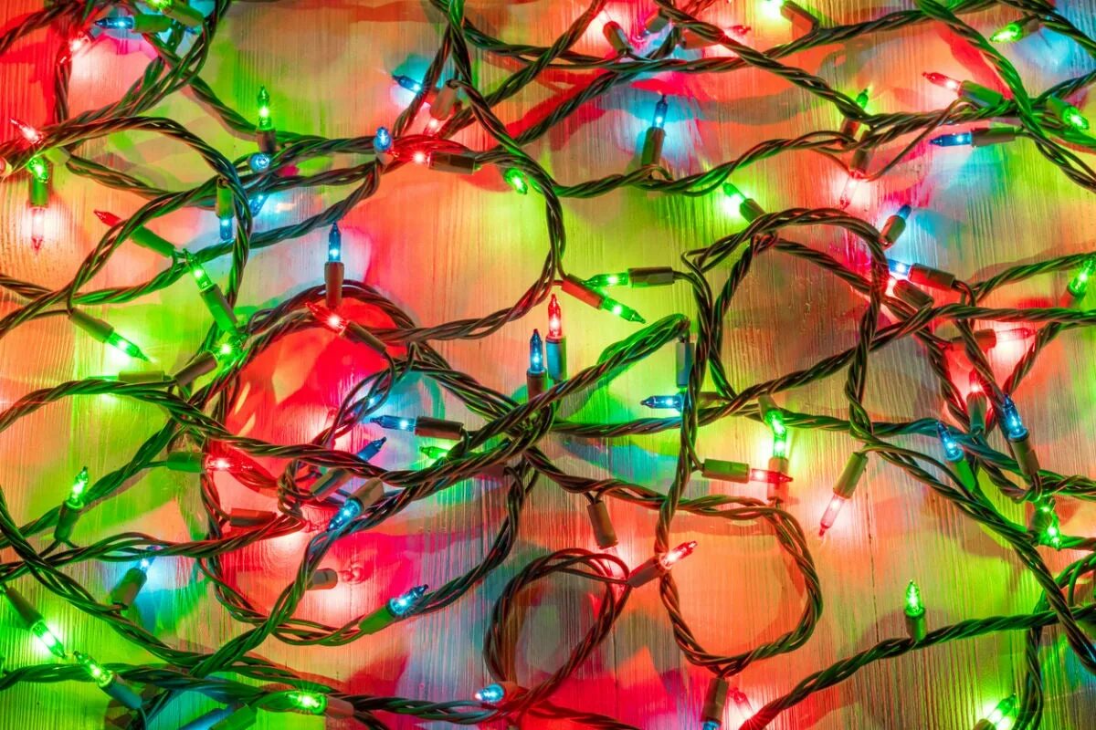 В елочной гирлянде последовательно включают несколько ламп. Multicolor String Lights. Multicolor Christmas String Lights. Елочные гирлянды последовательно горение. Icicle String Lights Multicolor.