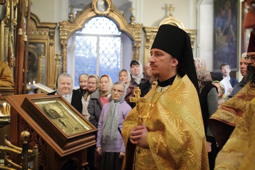 Православные фото. Троицкое-кайнарджи усадьба. Богослужения в троицком храме в павлино. Храм в новое павлино. Троицкое-кайнарджи (усадьба).