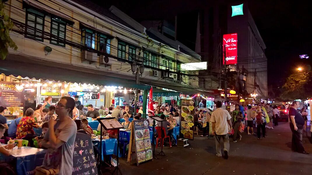 Каосан бангкок. Улица Каосан в Бангкоке. Каосан роуд. Каосан роуд (Khaosan Road). Каосан роуд Бангкок 1977.