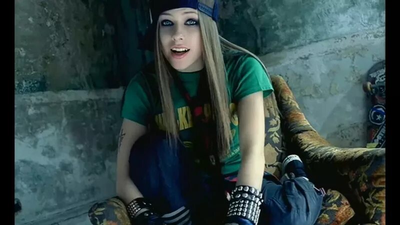 Скейтер бой Аврил. Avril Lavigne Skater boy. Аврил Лавин скейтер бой. Avril Lavigne sk8er boi обложка. Avril lavigne boi