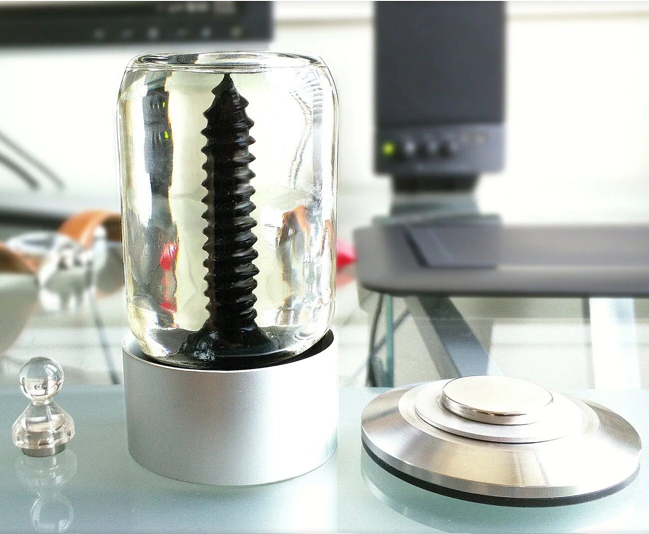 Spinning display. Ferrofluid колонка автоматическая. часы на феррофлюид. ferrofluid electromagnet. ferrofluid display substrate.