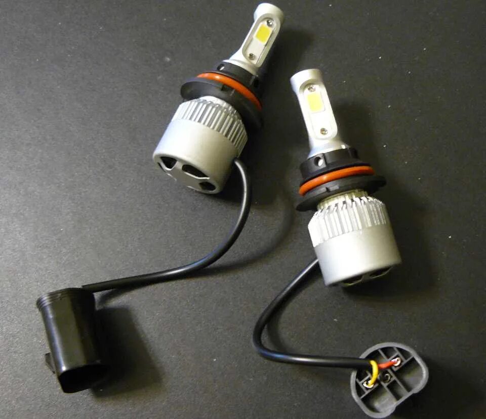 Лампы дальнего и ближнего света додж караван 3. Лампы додж караван 4. Лампы додж караван 4. Додж караван 4 лампы головного света. Караван 2005 лампа стоп сигнала.