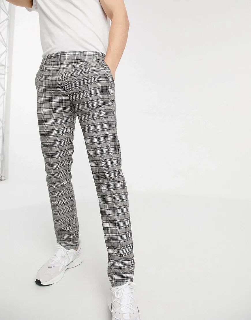 Серые штаны в клетку мужские. Серые клетчатые брюки. Серые клетчатые брюки. Серые брюки в клетку мужские. Брюки серые пинко женские.