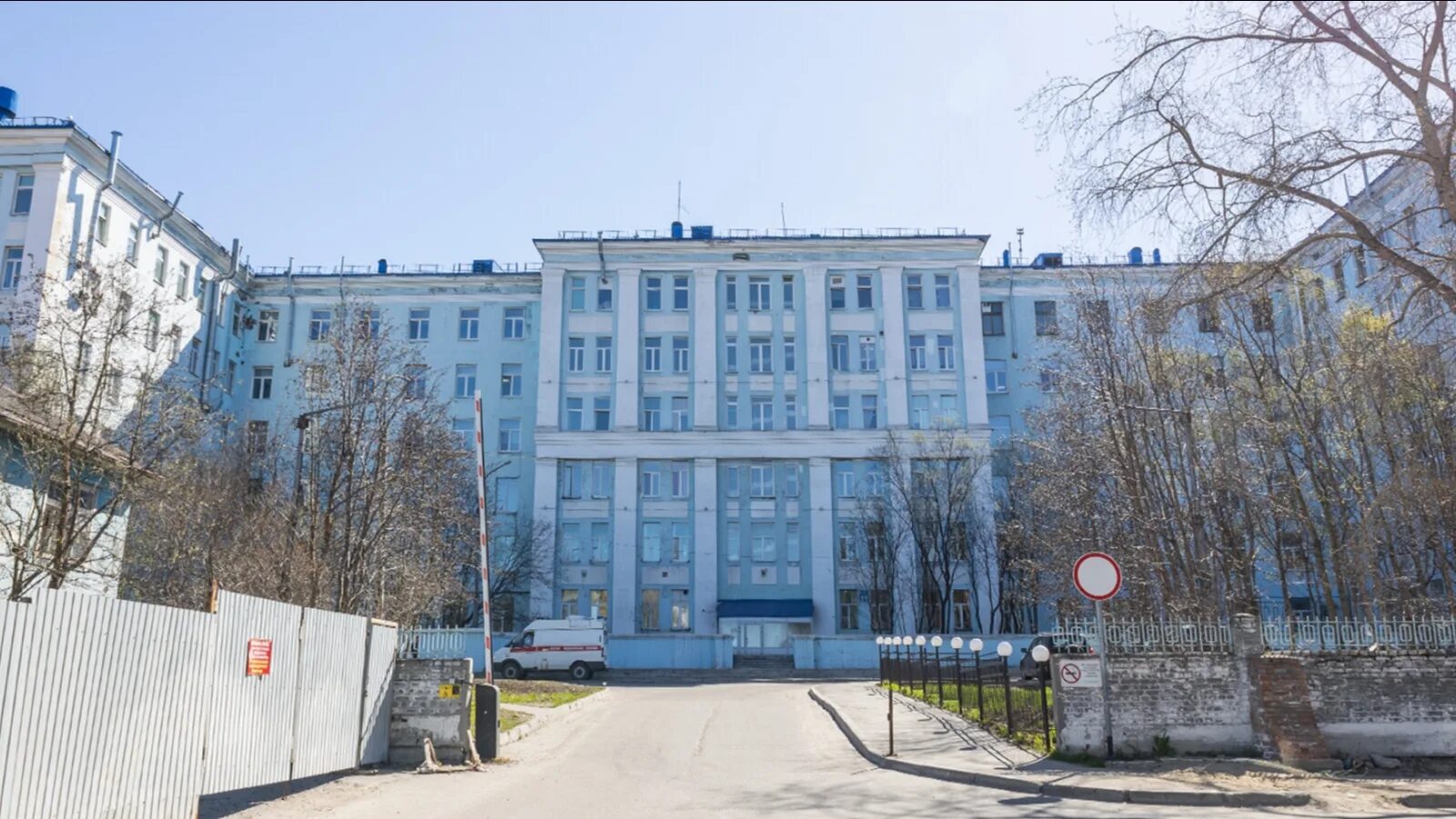 Журин мурманск. Мурманский государственный университет. Мгту мурманск корпуса. Мурманский обласнойкраиведчиский музей. Помощники депутатов мурманска.