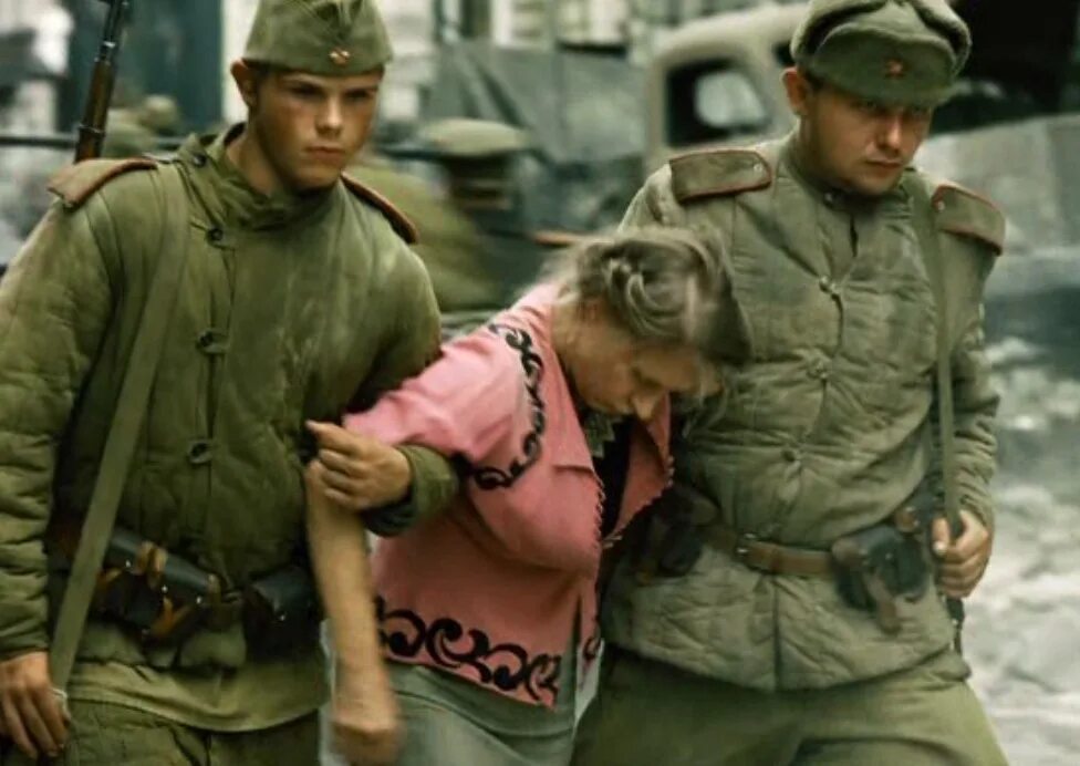 Безымянная – одна женщина в Берлине военный Германия, 2008. Советские солдаты - насильники. Насилие немецких солдат в фильмах.