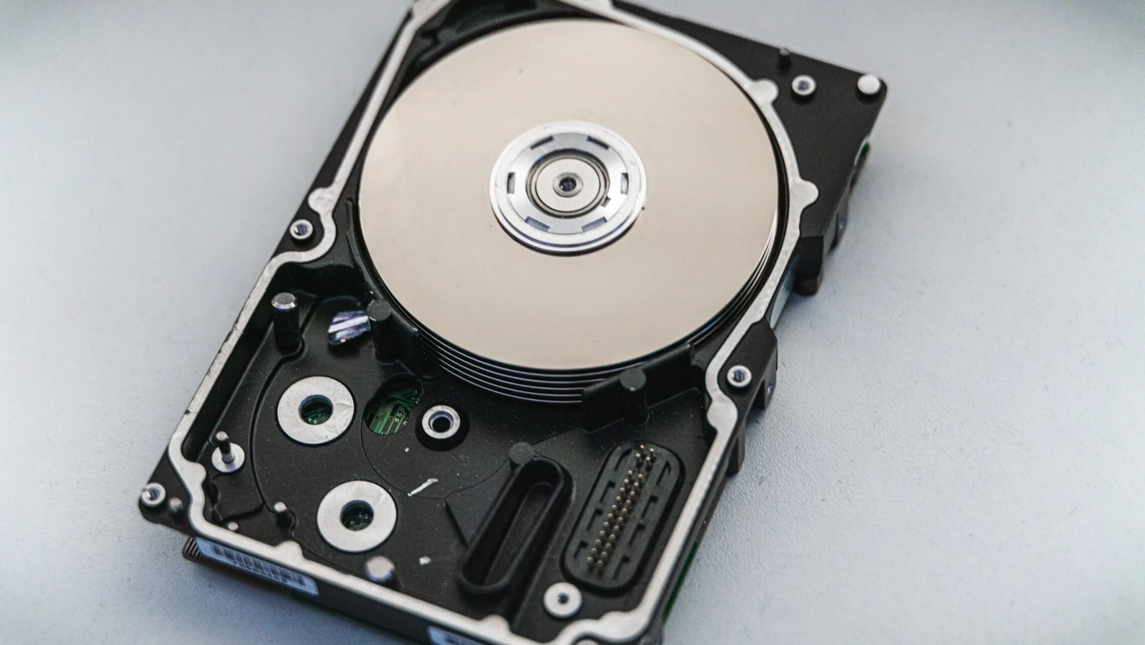 Диск, ссд, жесткий диск. Жесткие диски – HDD (hard Disk Drive). Жесткий диск-4857. HDD versus SSD 2022. Новый жесткий диск купить