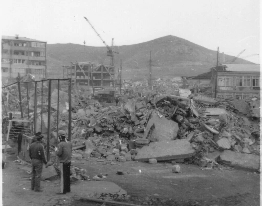 Землетрясение в москве годы. Землетрясение в Армении в 1988.