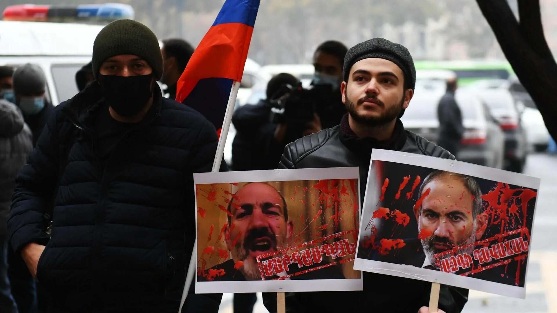 Никол Воваевич Пашинян. Никол Пашинян анердзак. Никол Пашинян на митинге. Пашинян Никол 2014. Армяне о пашиняне