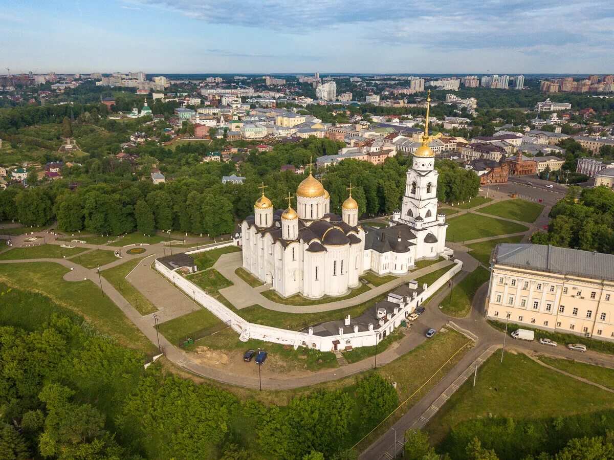 30 городов где можно увидеть ее. Соборная площадь во Владимире.