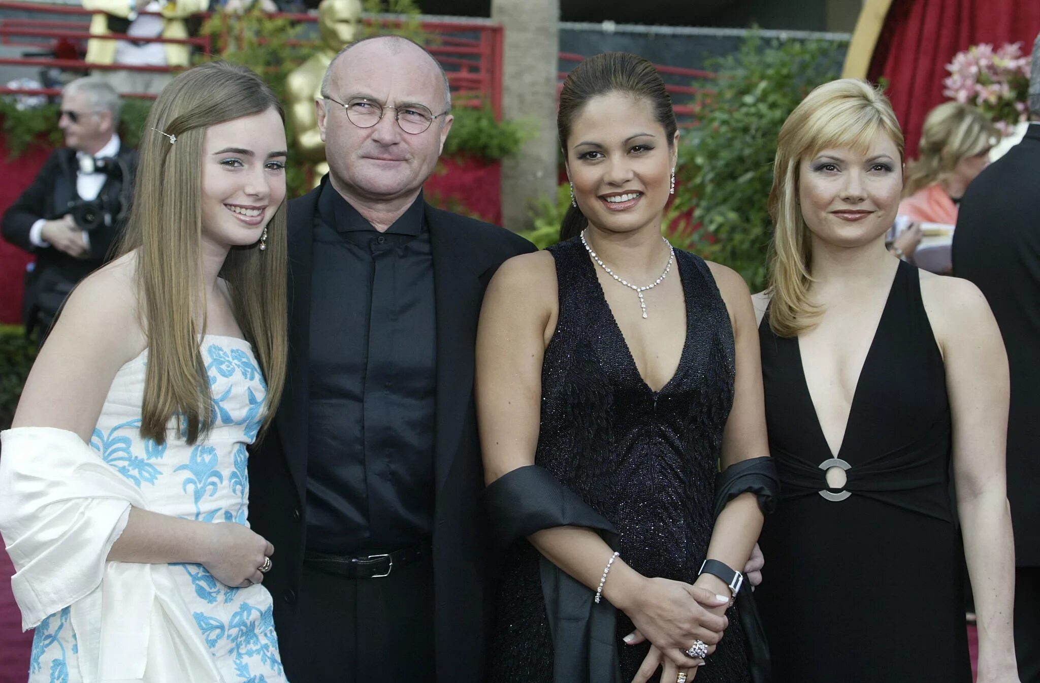 Фил коллинз википедия биография и личная жизнь Phil Collins accuses ex-wife Orianne of 'extortion' after claims the music legen