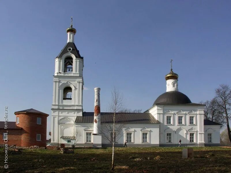 Костино телефон. Тихвинская Церковь Костино. Село Костино Дмитровский район. Храм Тихвинской иконы Божией матери село Костино.