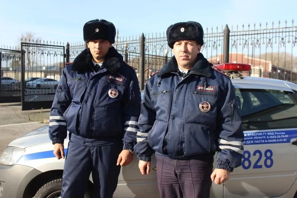 Ленинск-кузнецкий дпс машины. Полицейские ленинска кузнецкого. Гаи ленинск кузнецкий. Дпс ленинск-кузнецкий. Начальник гибдд ленинск-кузнецкий.