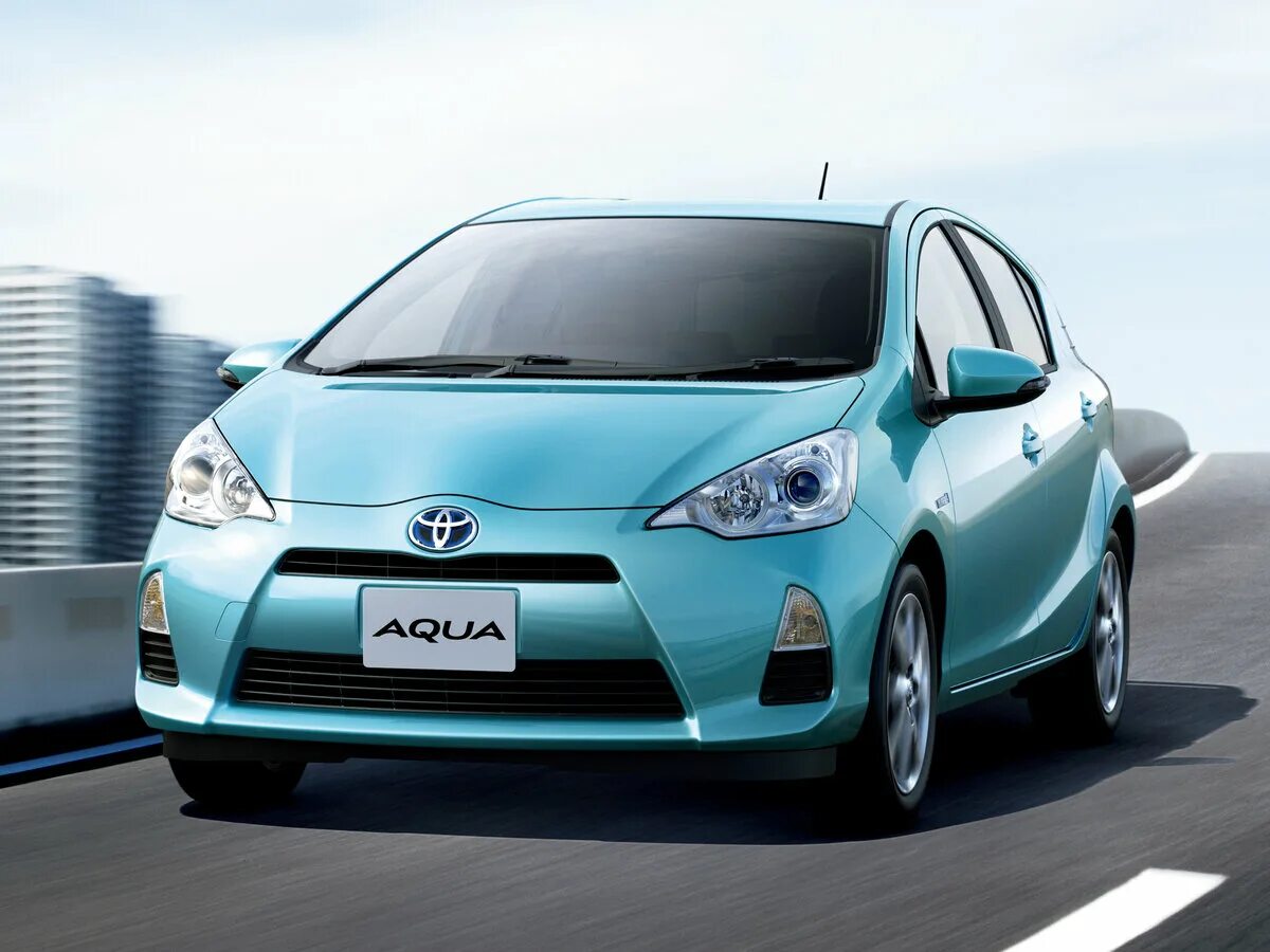 Toyota prius zvw30. Toyota prius 6. Тойота писк. Тойота писк. Тойота приус гибрид 2020.