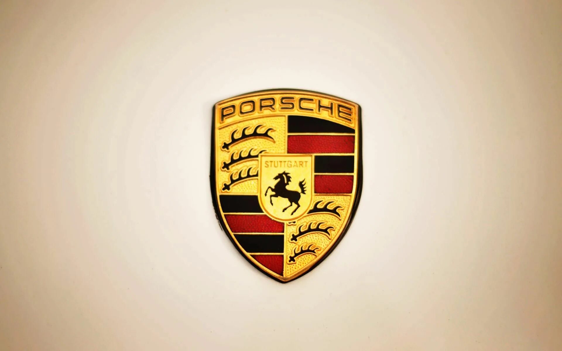 Эмблема Porsche желтая маленькая - купить по выгодным ценам в интернет-магазине 