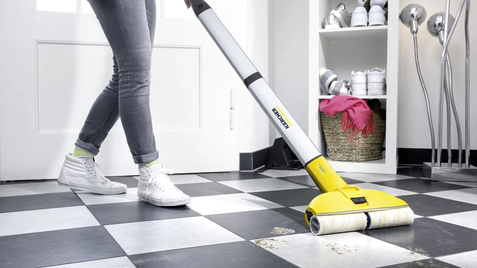 Швабра керхер моющая купить. Karcher fc3. Пылесос Керхер fc3. Karcher FC 3 Cordless. Электрошвабра Karcher.