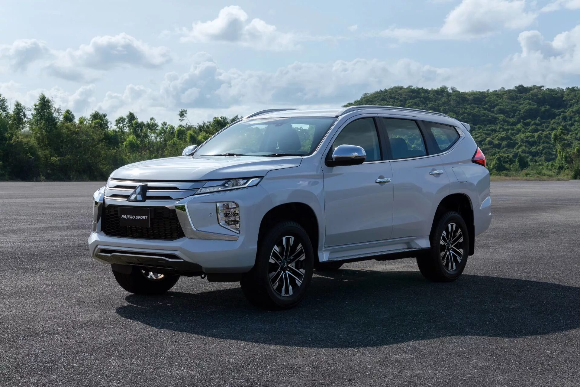 Mitsubishi pajero sport 2020. Mitsubishi Pajero Sport 2022. Новый Mitsubishi Pajero Sport. Новый Митсубиси Паджеро спорт 2023. Митсубиси Паджеро 2020.