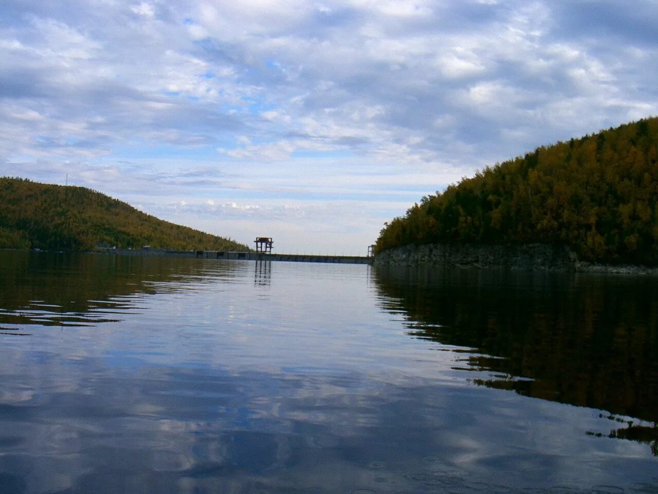 Сколько лет амурской области. Поселок Зея Амурская область. Речка Зея Амурская область. Зейское водохранилище Амурская. П горный Амурская область Зейский район.