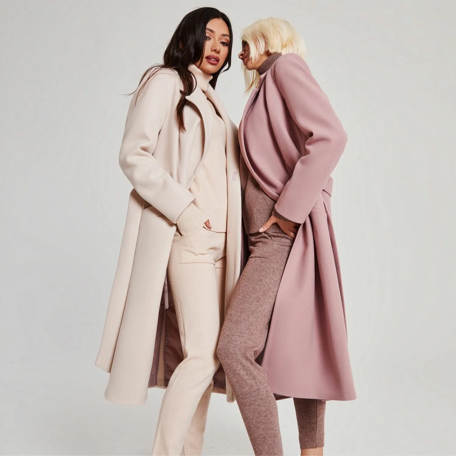 Милена казанджи. Милена лоок. Milena look. Светло розовое пальто. Карманы на пальто.