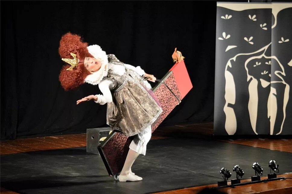 театр спектакль для детей москва. детские театральные спектакли. театрализованная постановка. театр терезы дуровой буратино. волшебный кукольный театр.