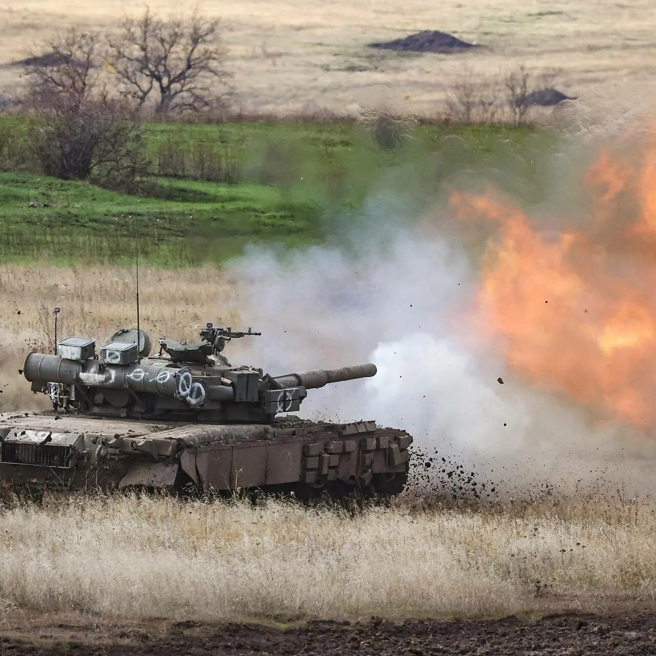 Танки бой видео. Т-72б3м. танковый бой на украине. бронетанковые войска. российские танки на украине.