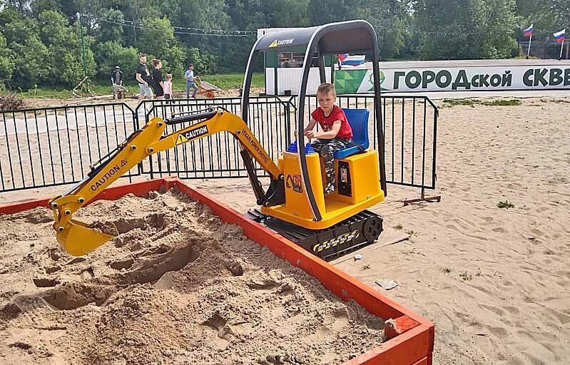 Сквер рыбинск работа. Городской сквер рыбинск. сквер рыбинск 2025. рыбинский сквер сейчас. лабиринт сквер рыбинск.