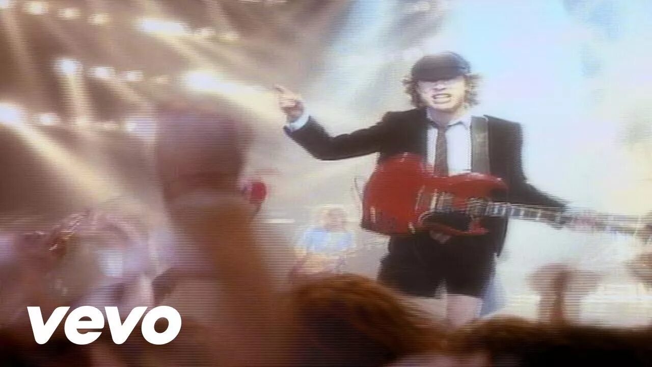 Асдс тундерструк. Фандерстрайк AC. AC DC Thunderstruck. AC/DC - Thunderstruck (1990). AC DC Thunderstruck видеоклип.