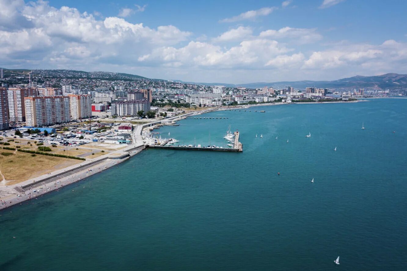 Новороссийск novorossiysk море. Новороссийск город курорт. Новороссийск Novorossiysk пляж. Пляж Суджукская коса Новороссийск.