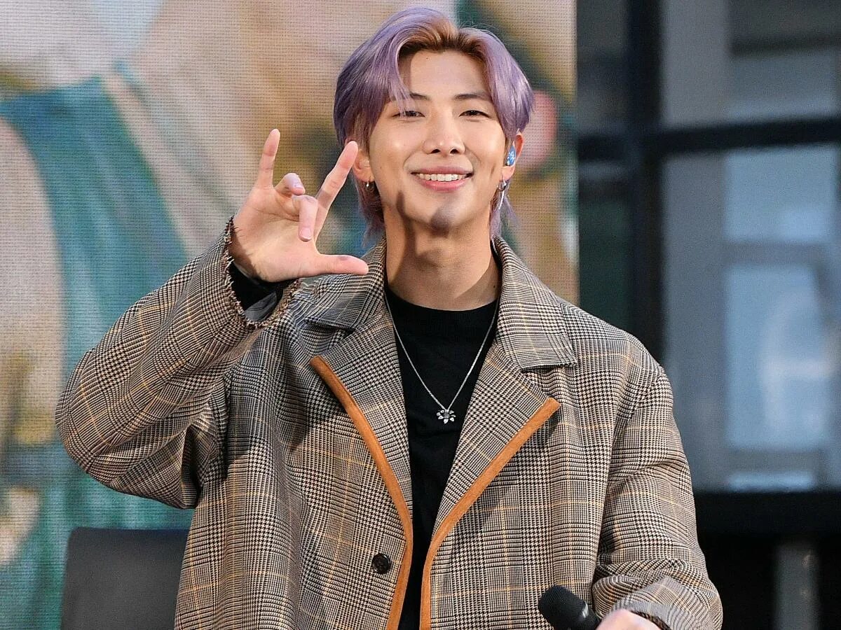 Сколько лет намджуну из бтс. Ким намджун 2025. kim namjoon 2025. лидер бтс. намджун фото 2025.
