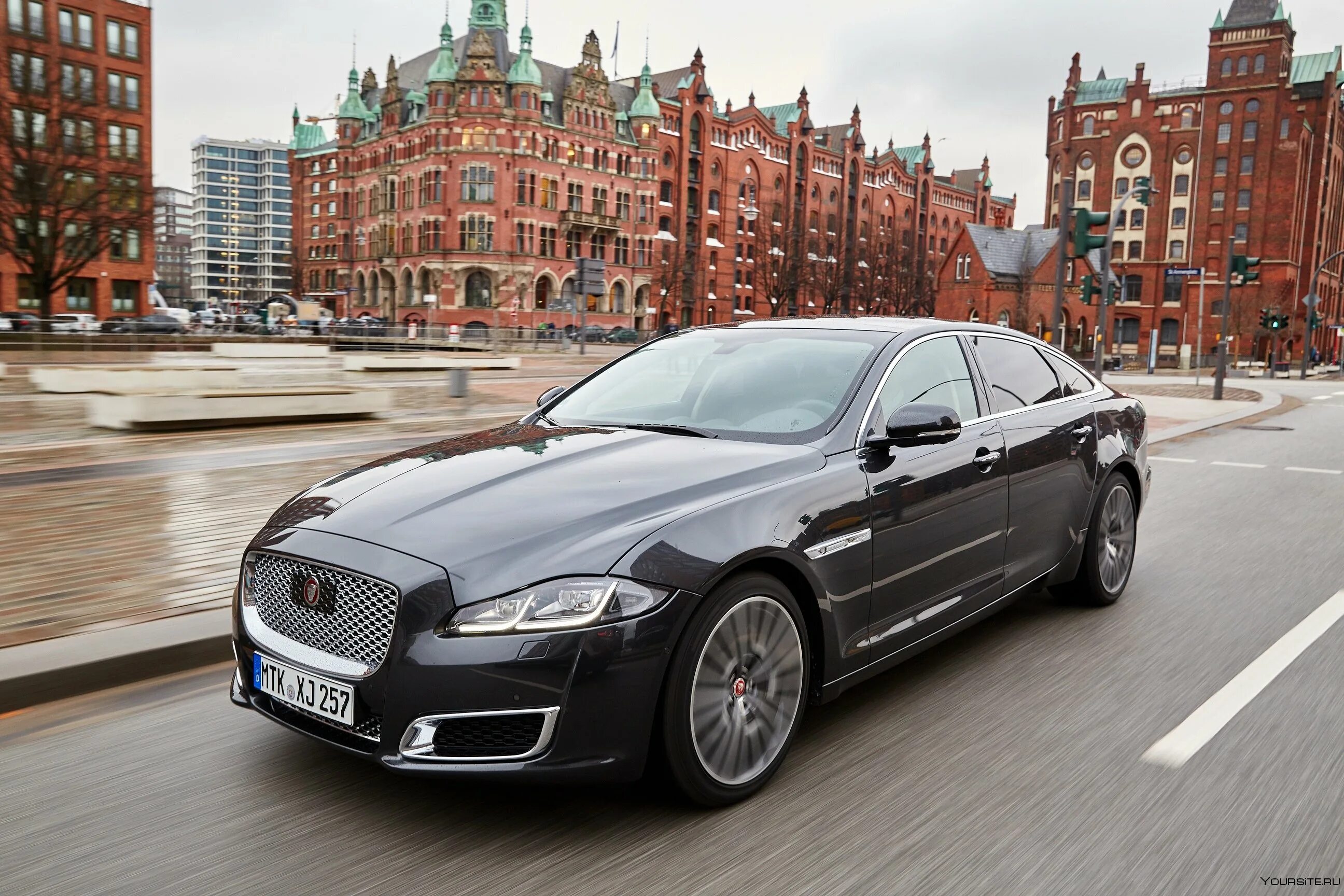 Ягуар машина xf. Jaguar xe 2014. Jaguar xj x351. Jaguar xf 2009. Ягуар xj 2016.