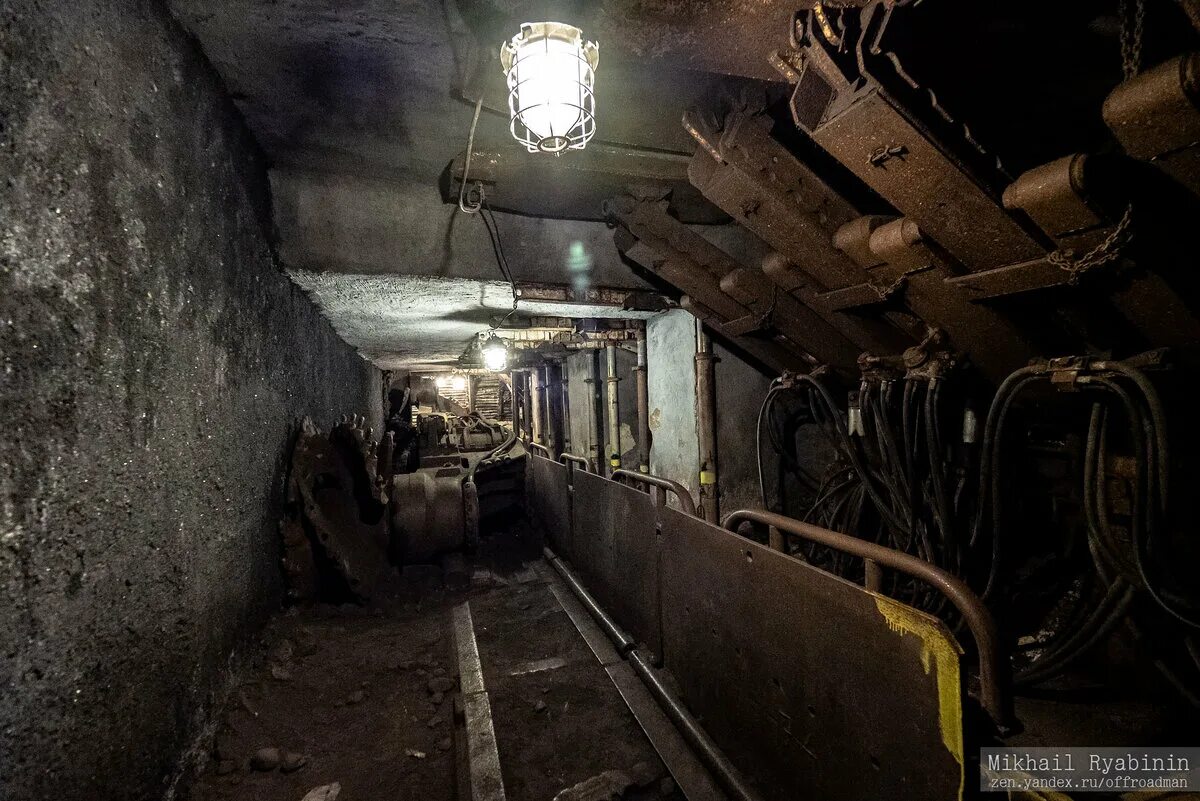 Шахта садкинская ростовская область. Угольные шахты в г шахты. Вентиляционный ствол шахты. Угольные шахты в г шахты. Рудник принс-лайэлл.