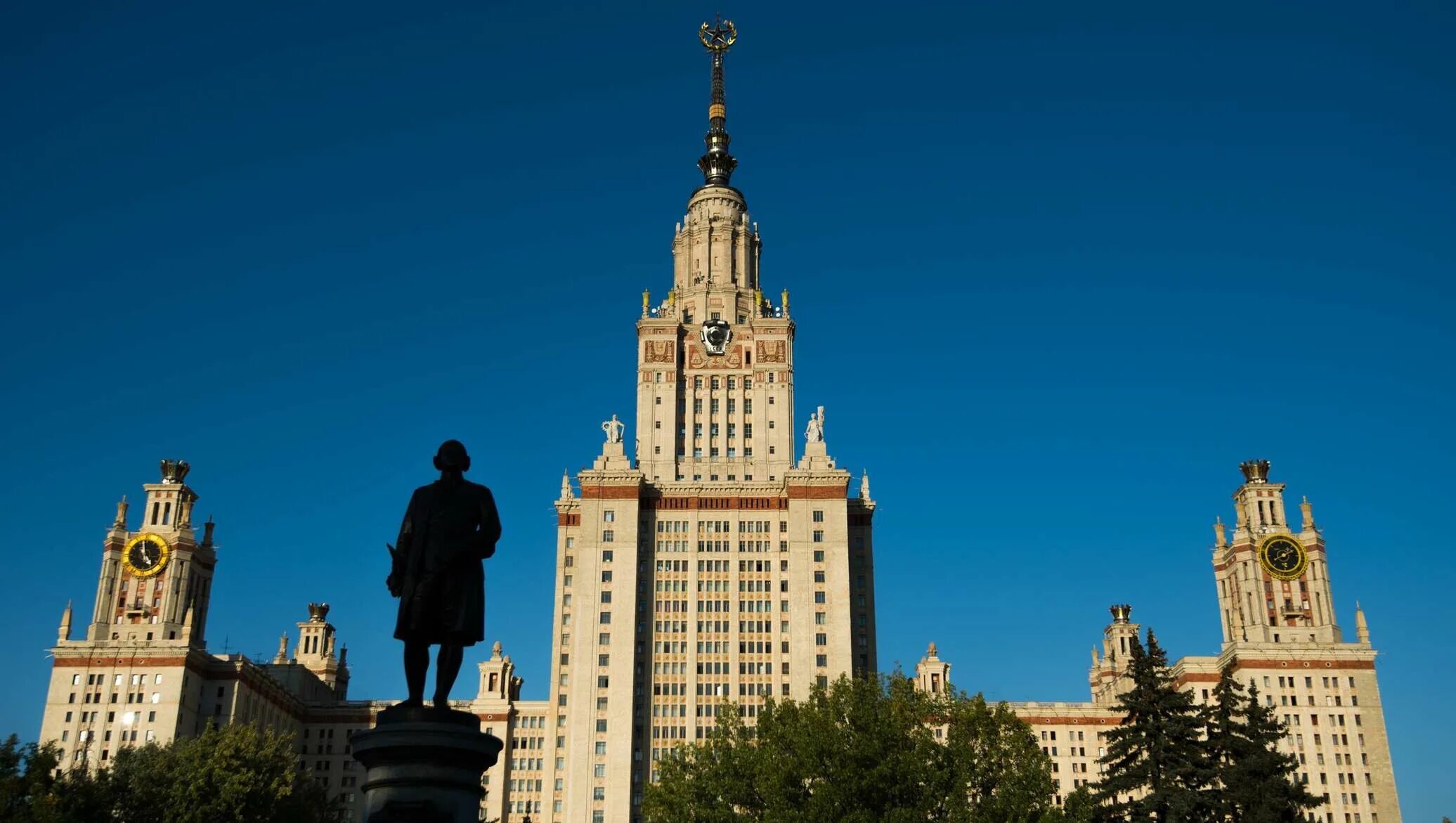 Московский государственный университет имени м.в.Ломоносова，МГУ. Университет Ломоносова в Москве. Здание МГУ В Москве. Вузы России МГУ Ломоносова. Университеты россии направления