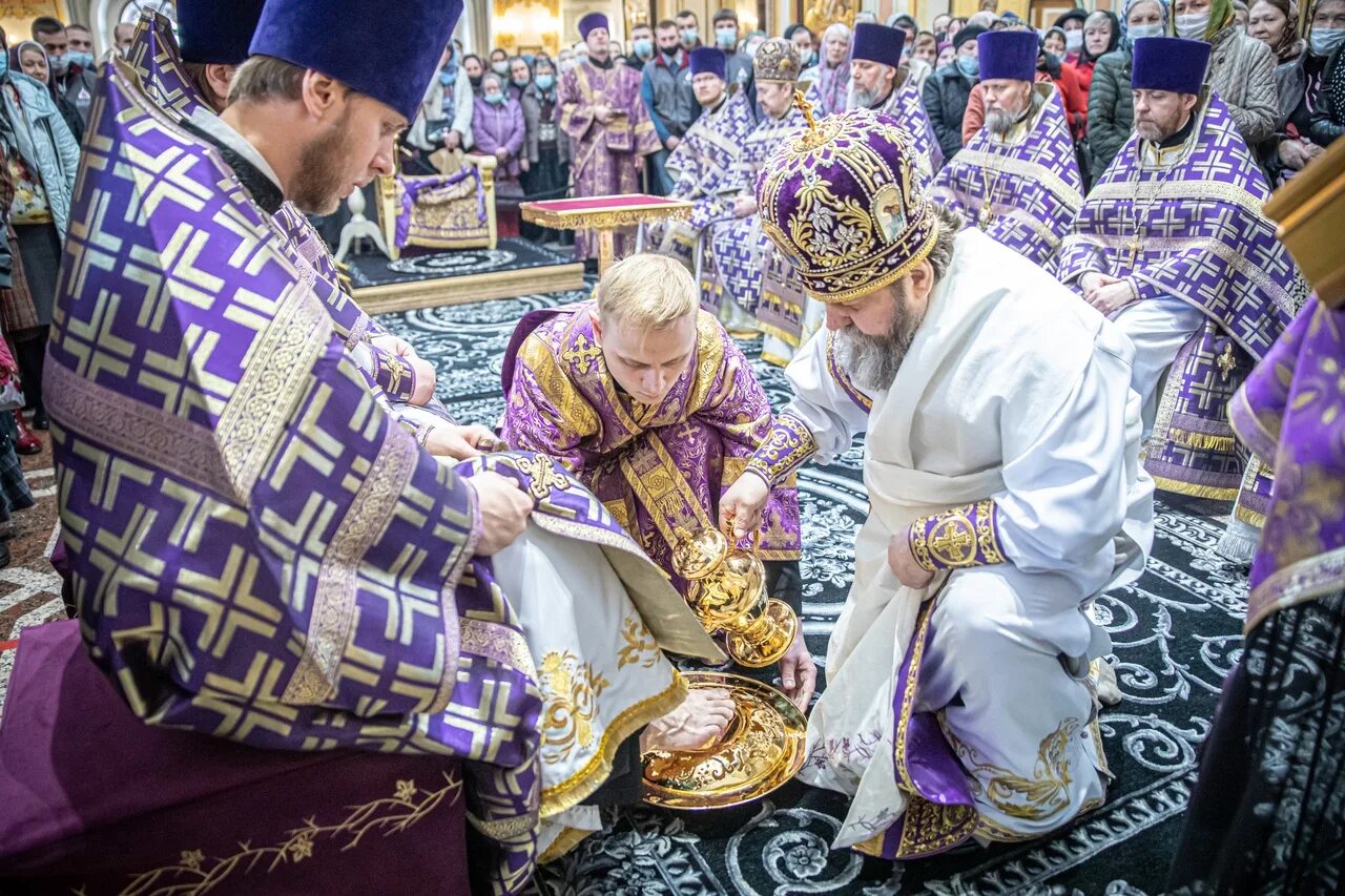 Вечерняя служба четверга. Великий четверг в Удмуртии. Великий четверг 2023. Великий четверг фото. Навья седмица 2022.