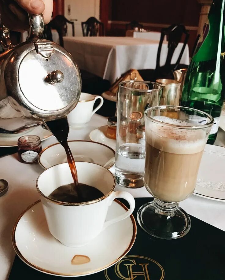 Coffee with friend * instagram: stacezi