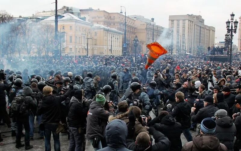 Национальные конфликты в россии. Манежная площадь 2010. Межнациональные конфликты. Национально-этнические конфликты. Межнациональные и межэтнические конфликты.