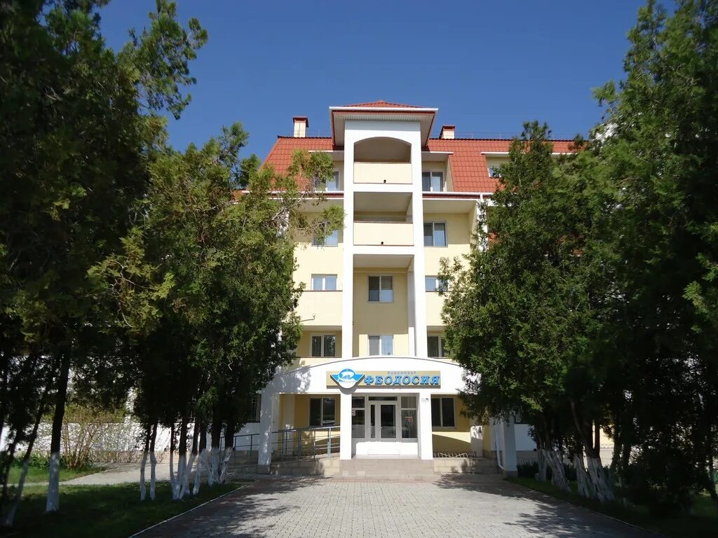 Феодосия маяк пансионат. Феодосия санатории. Пансионат феодосия феодосия. Феодосия санатории. Крым пансионат феодосия айвазовского 49.