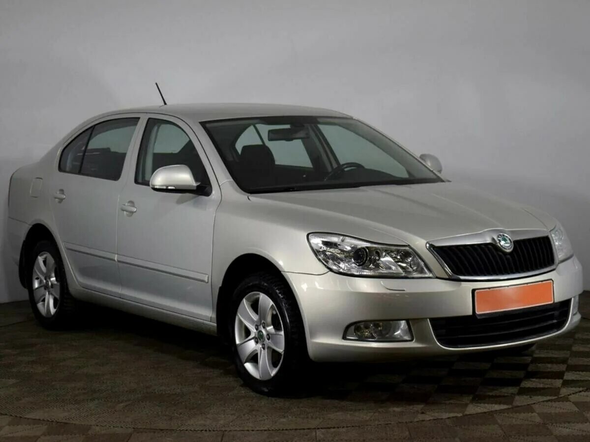 Купить октавию 2012. Skoda Octavia 2012. Skoda Octavia 2012 1.8.